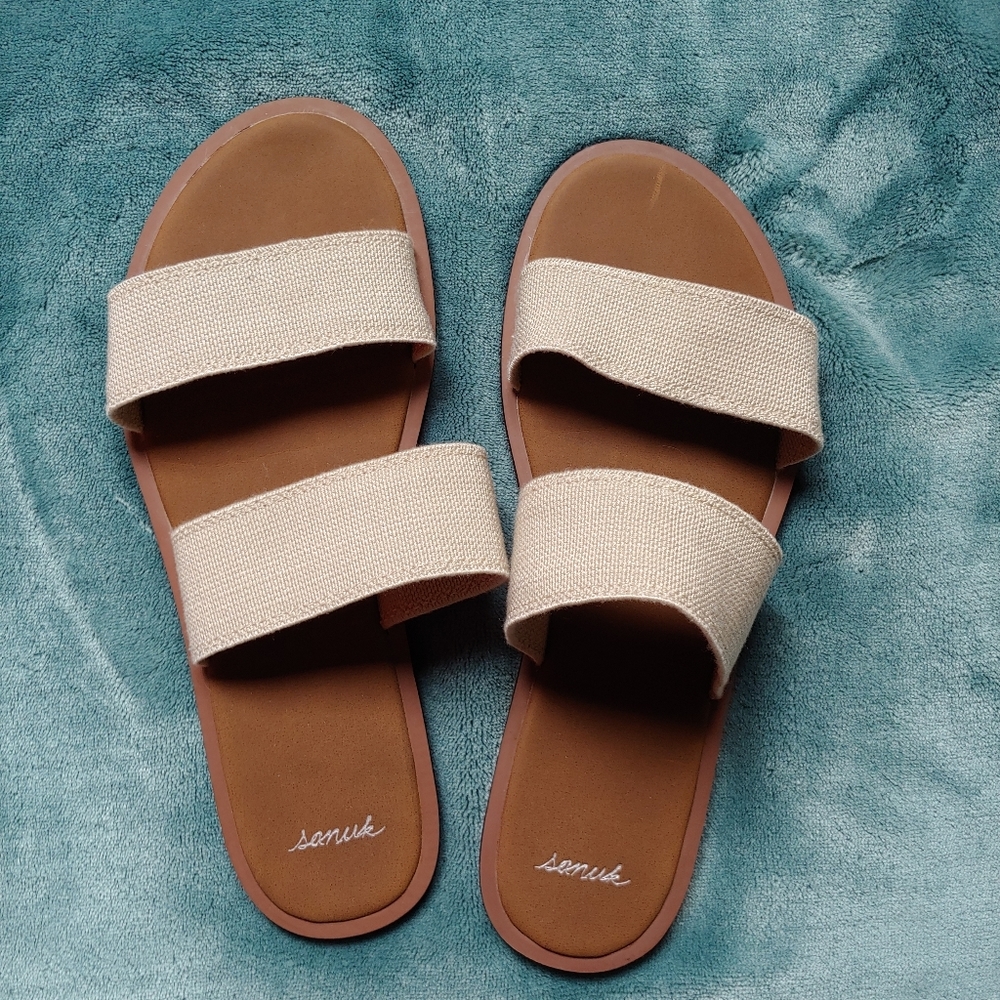 Sanuk sandals